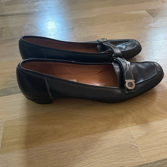 Ferragamo size 8.5 - Picture 2 of 11